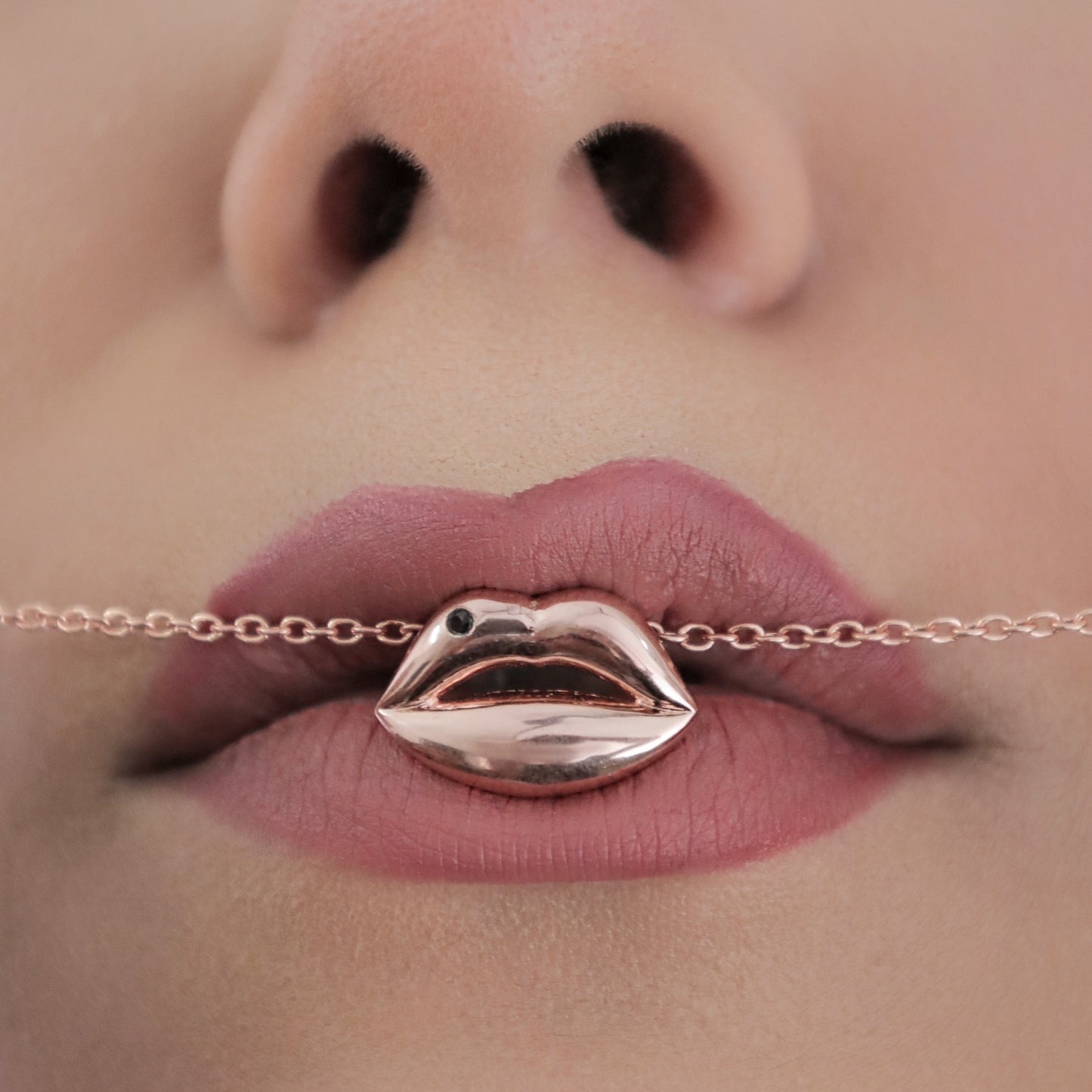 Pouty Lips Silver necklace