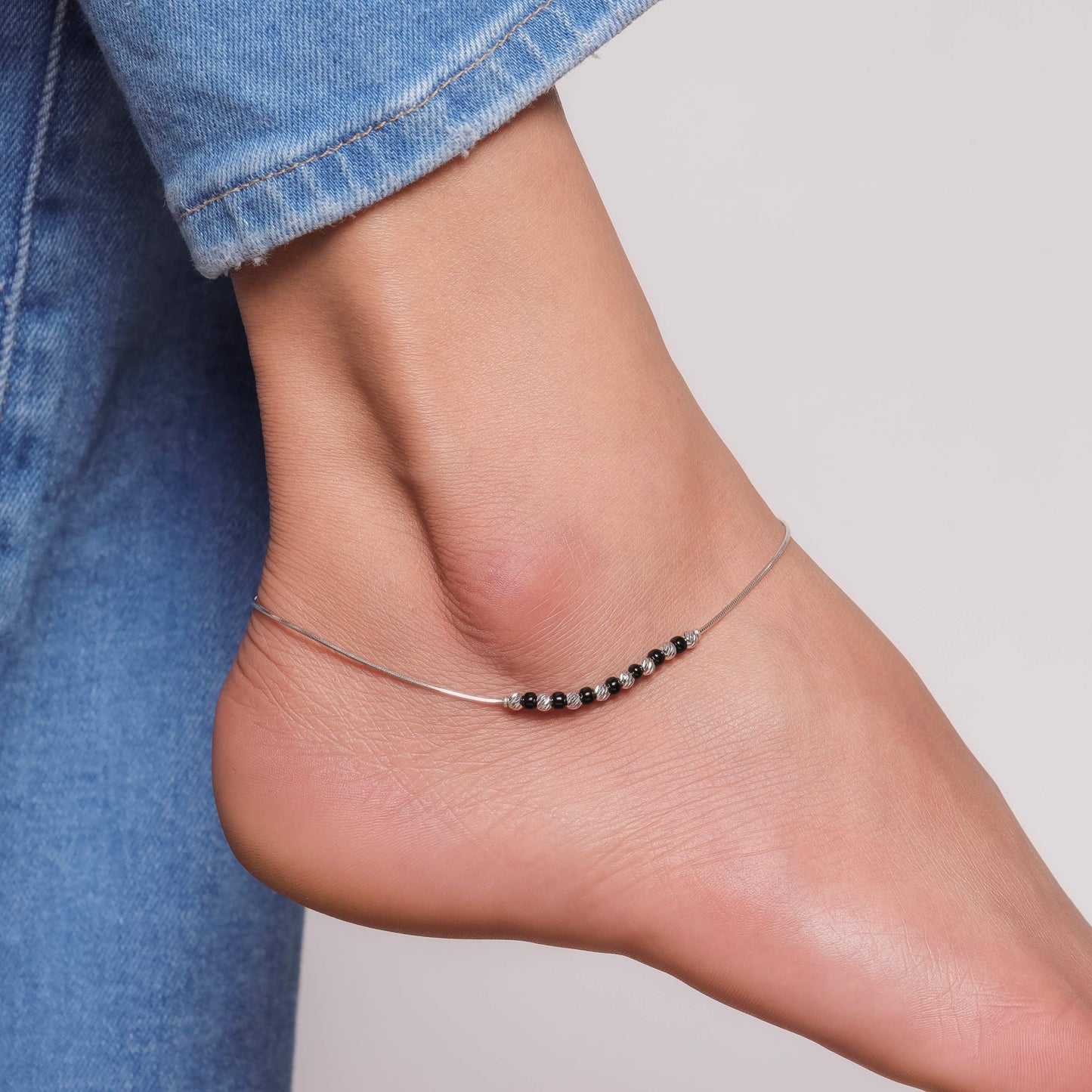 Black Beads Minimal Shiny Anklet