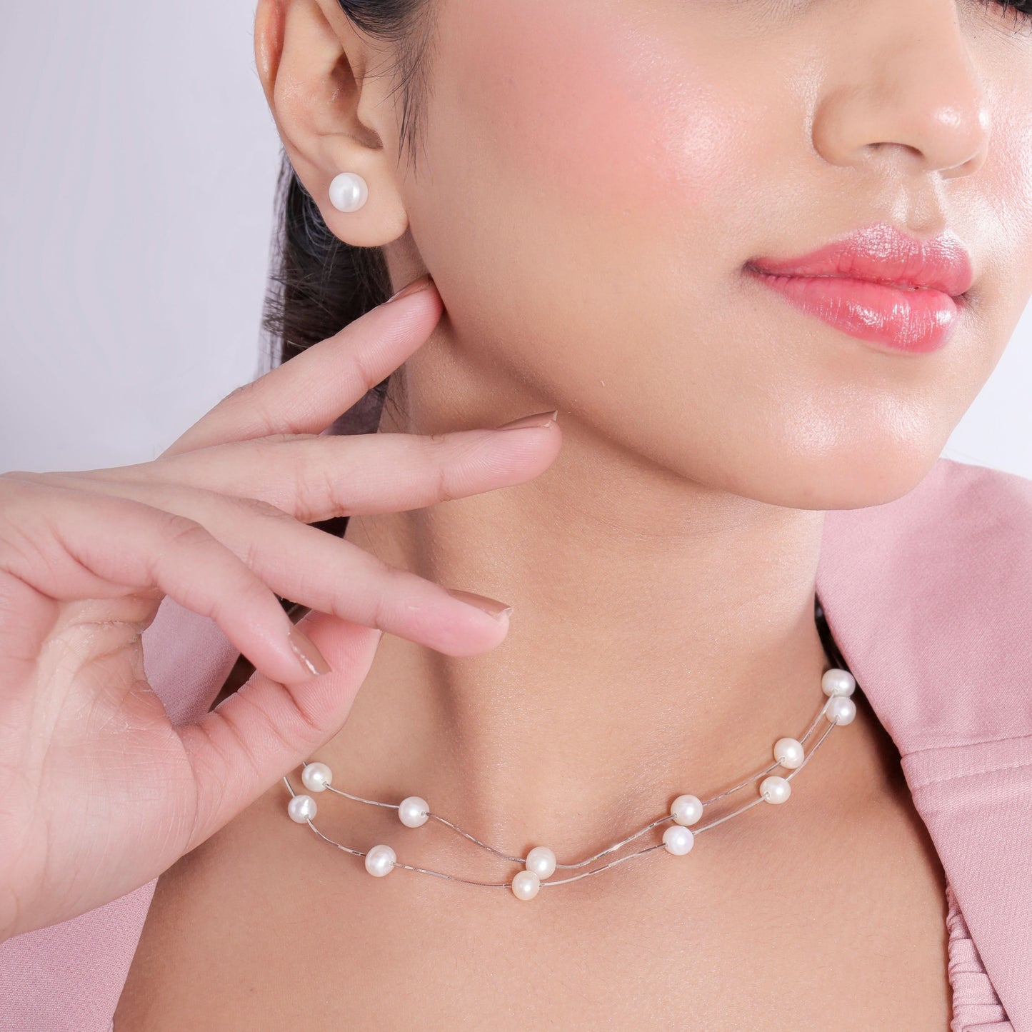 OCEANS PEARL STUDS
