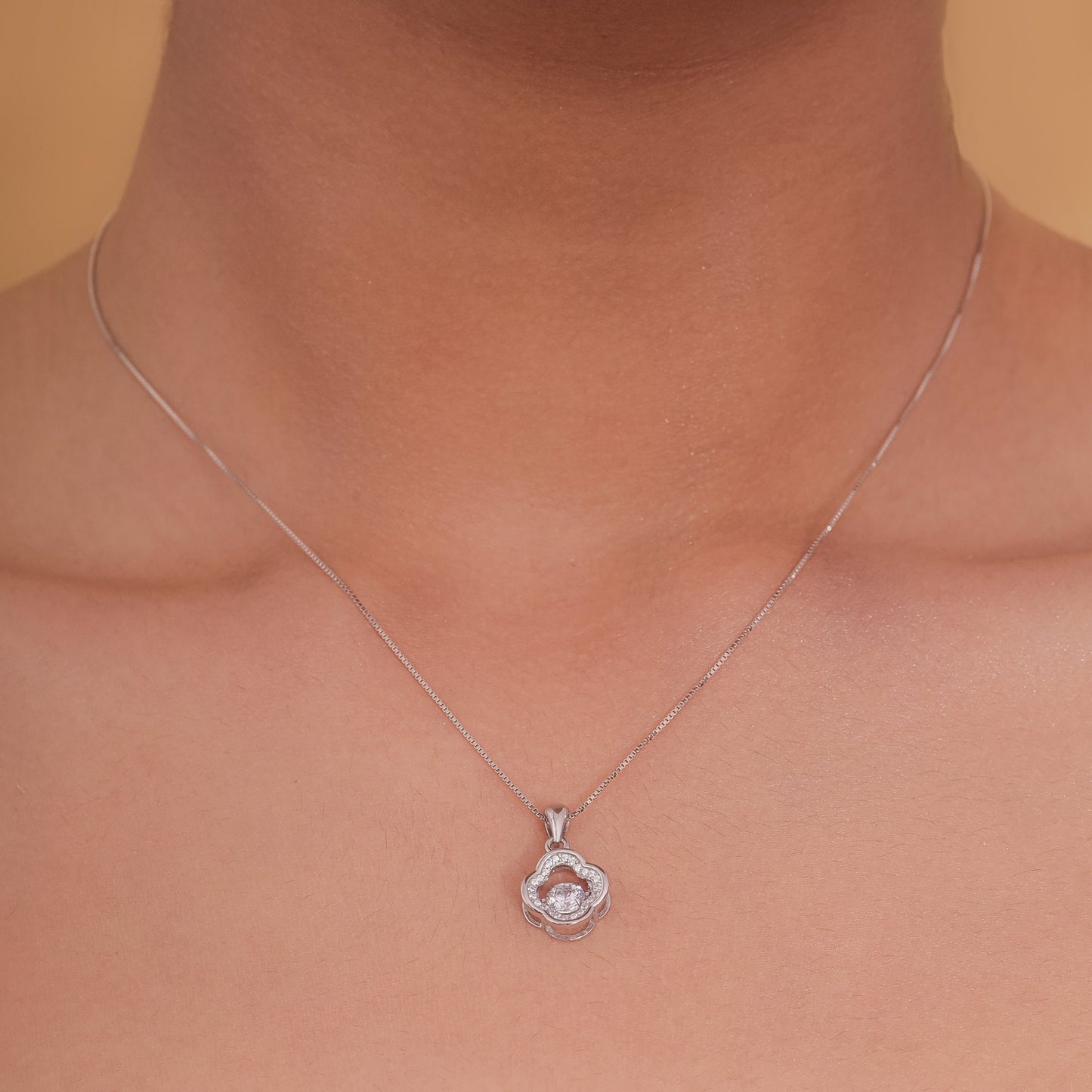 Clower Shaped Shining Stone Chain Pendant