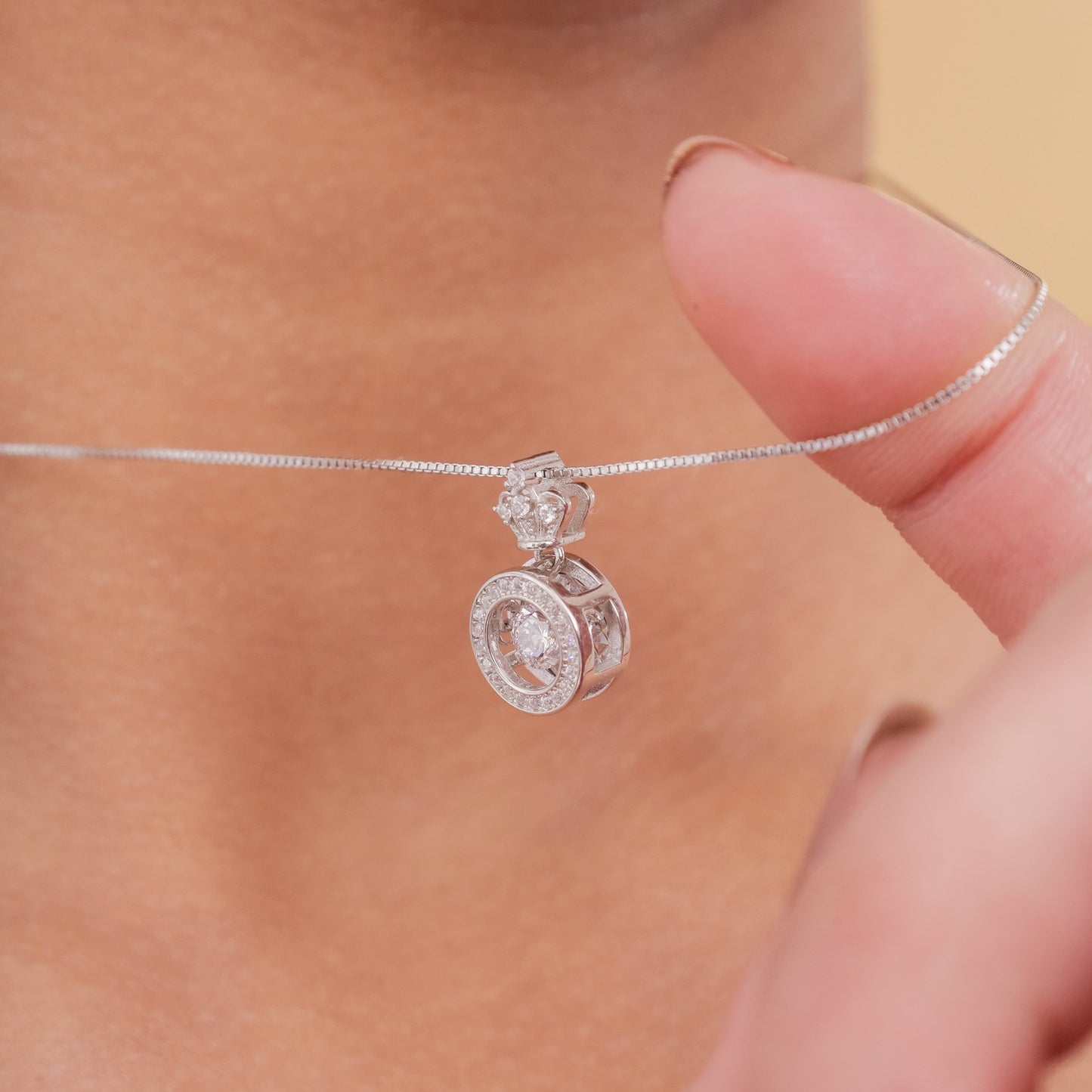 Solitaire Crown Minimal Chain Pendant