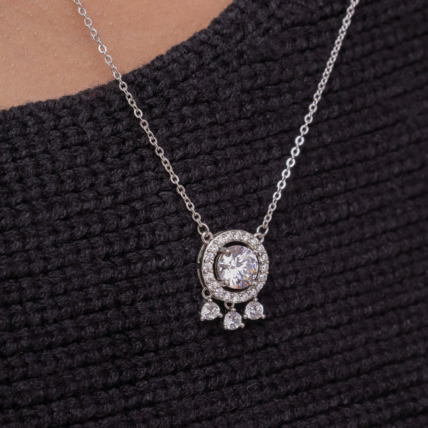 Dangling Solitaire Charm Pendant