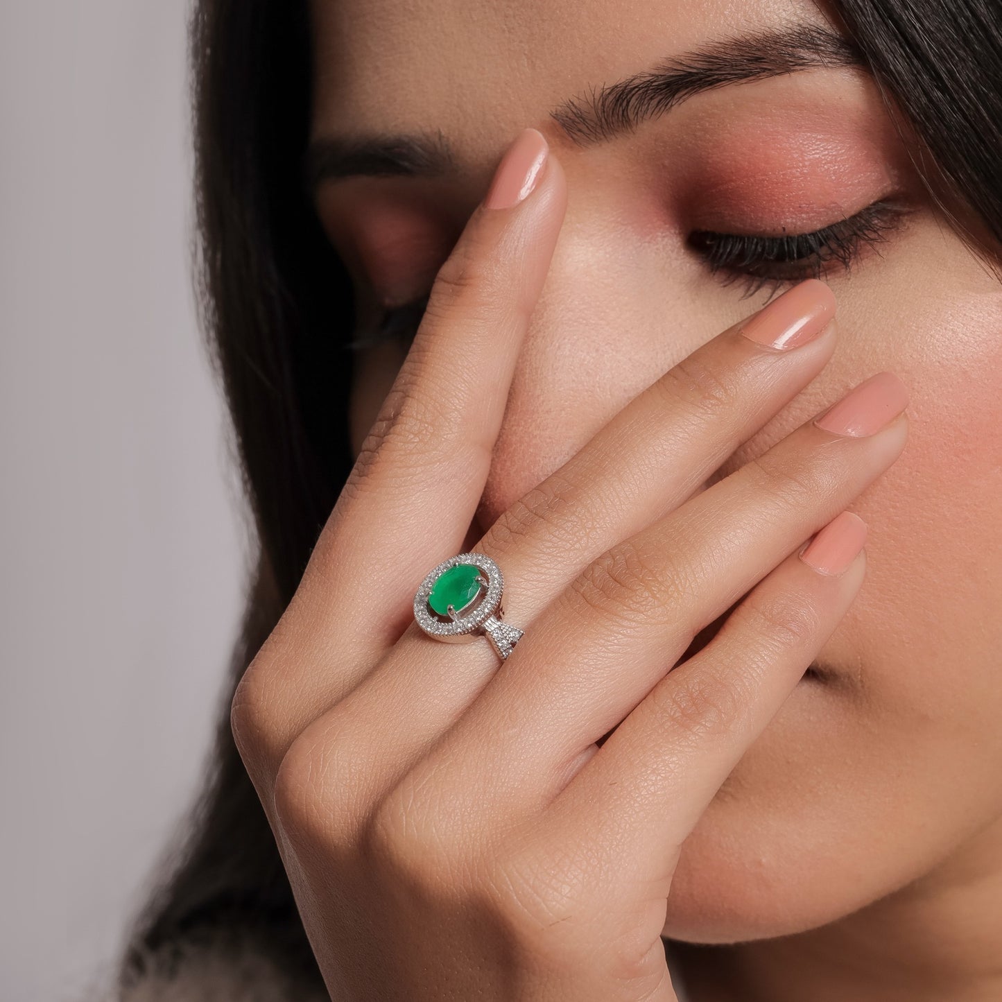 Magic Emerald Ring