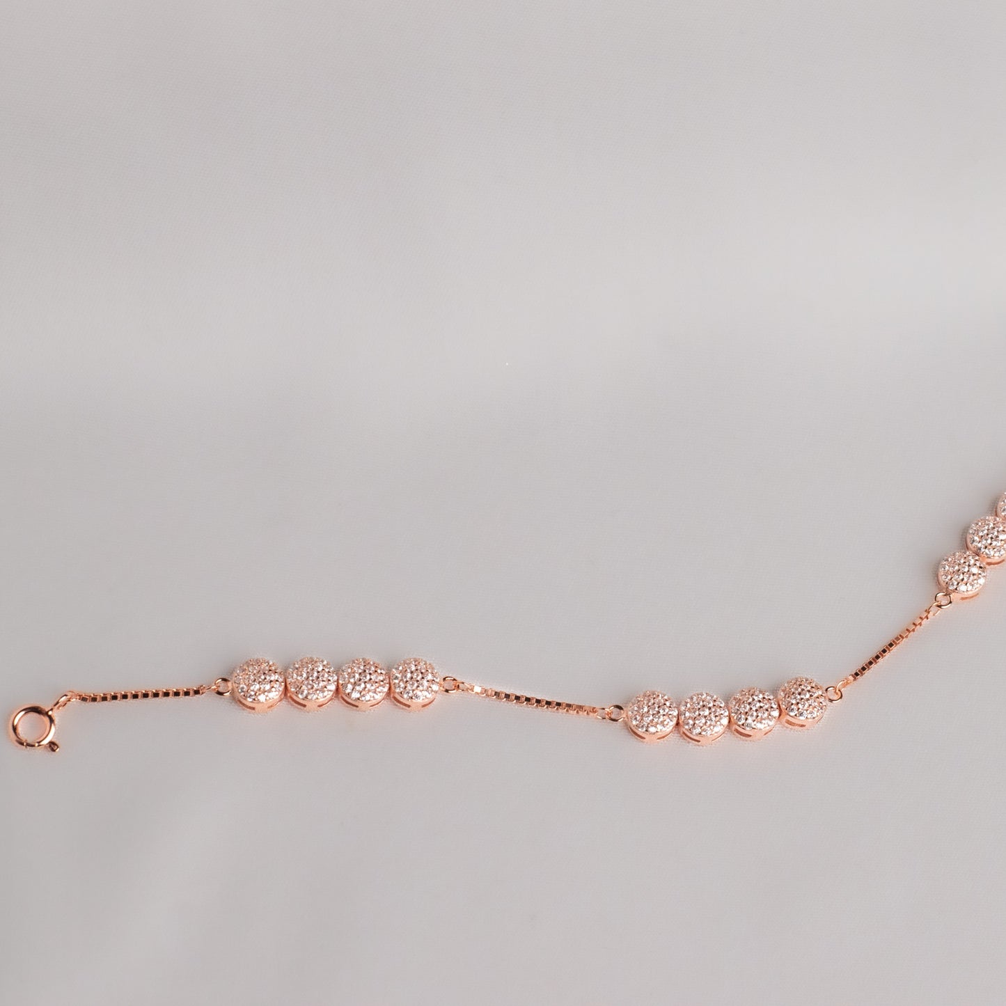 Rose Gold Circle Sparkling Bracelet
