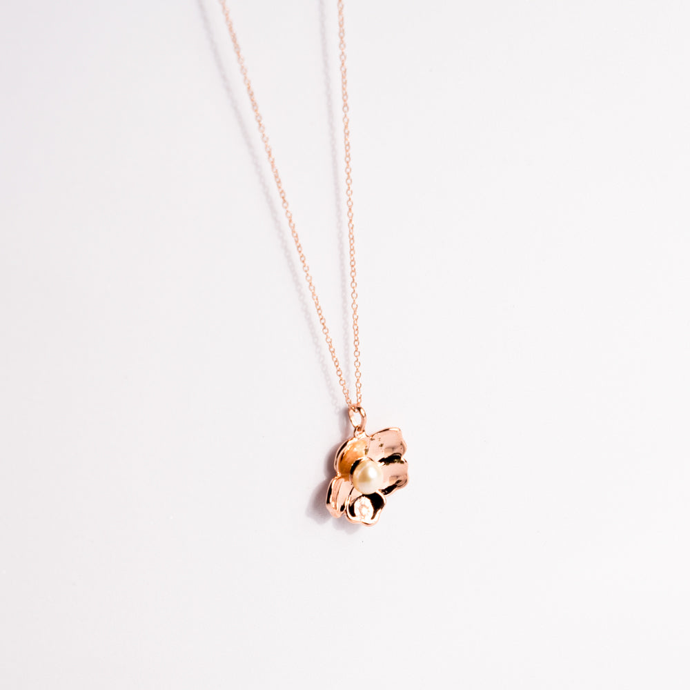 ROSE GOLD PEARL DAISIES PENDANT