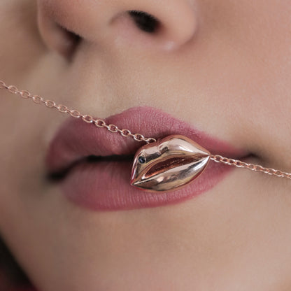 Pouty Lips Silver necklace