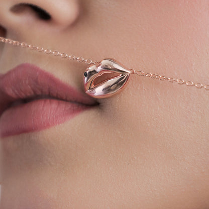 Pouty Lips Silver necklace