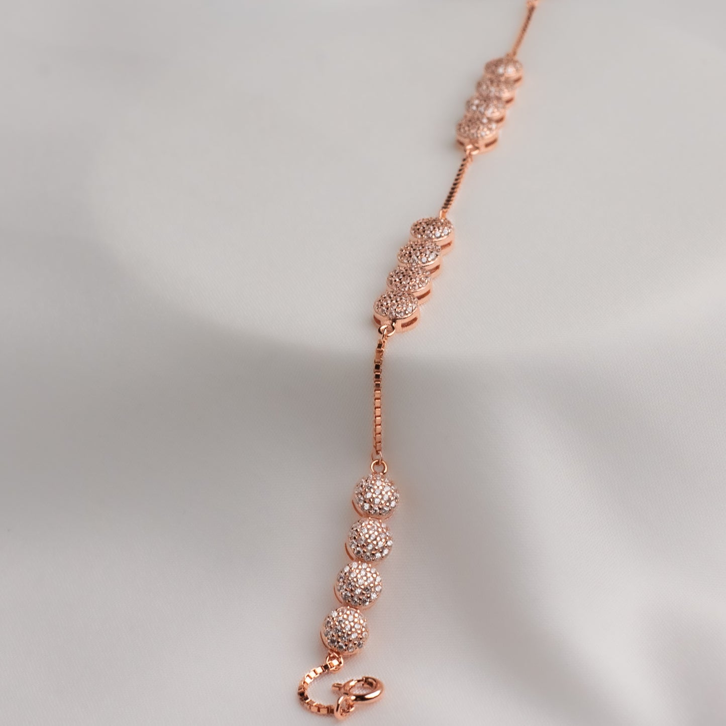 Rose Gold Circle Sparkling Bracelet