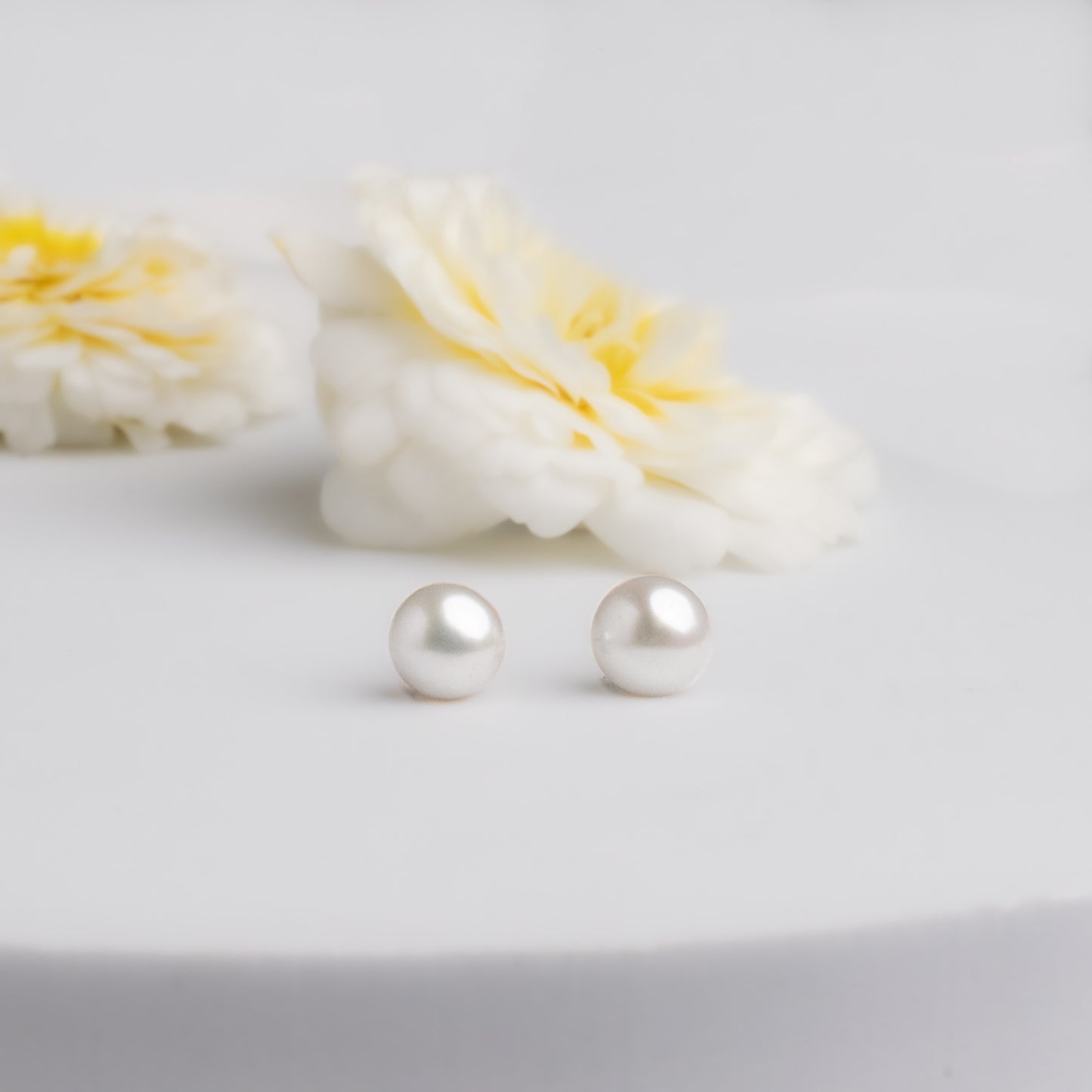 OCEANS PEARL STUDS