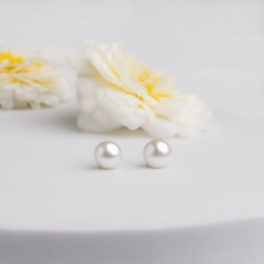 OCEANS PEARL STUDS