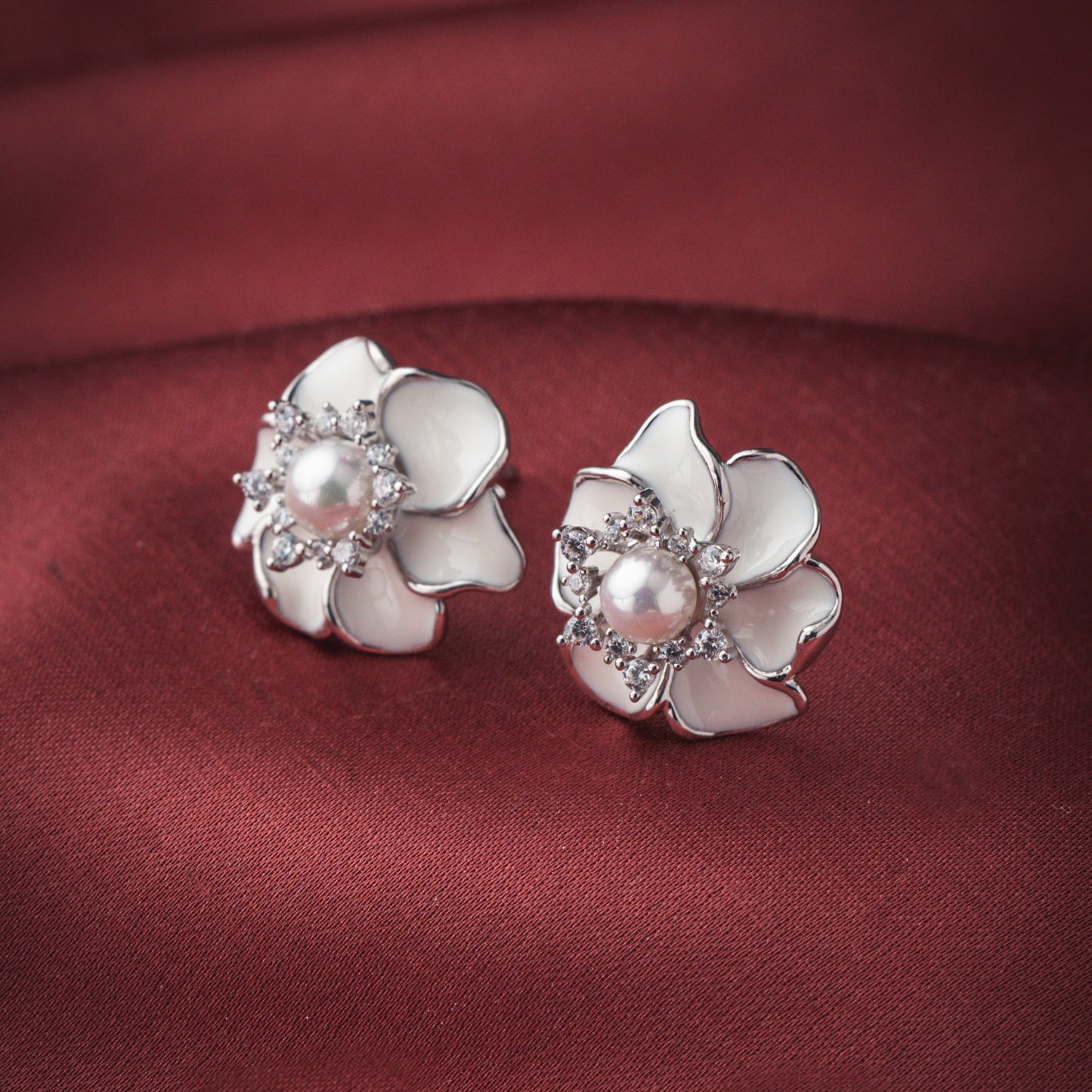 Ivory Bloom Pearls Earring