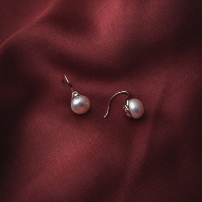 Teardrop Pearl Beauty Earring