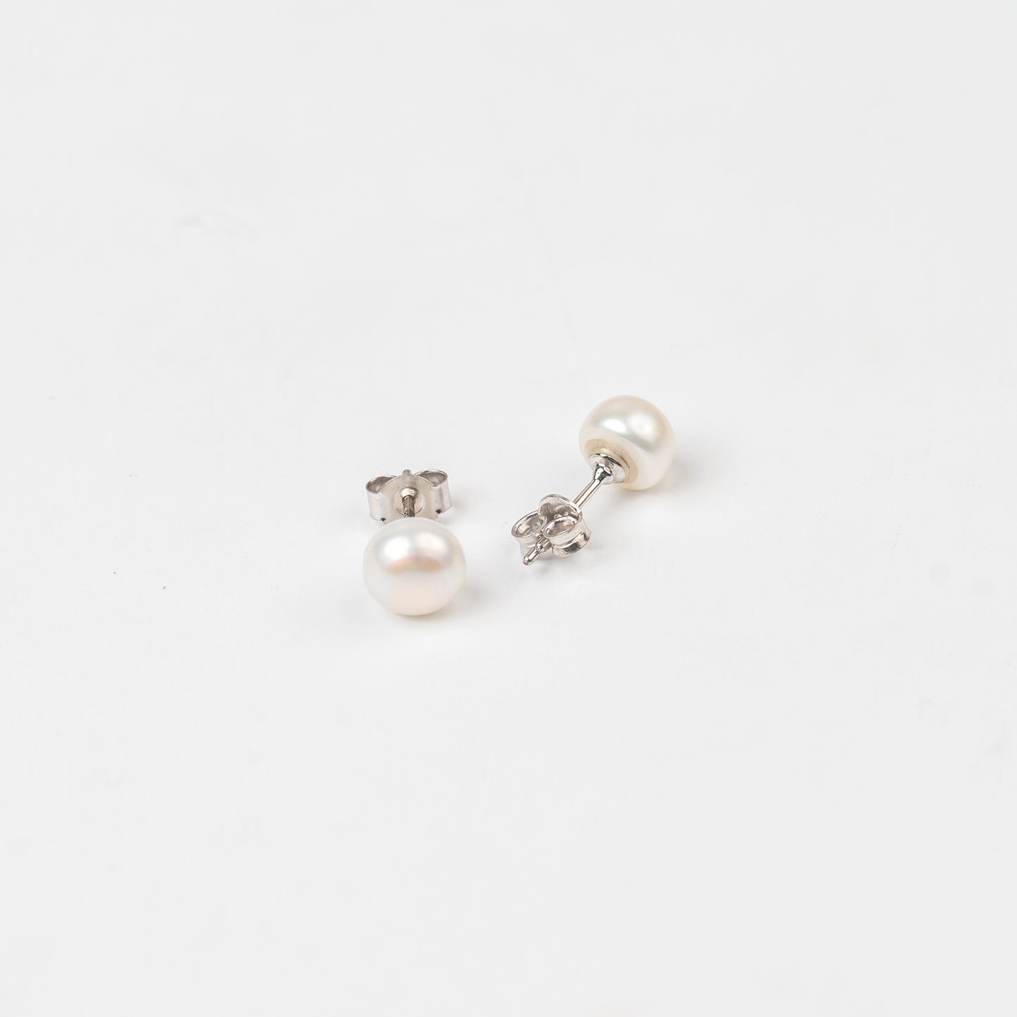 OCEANS PEARL STUDS