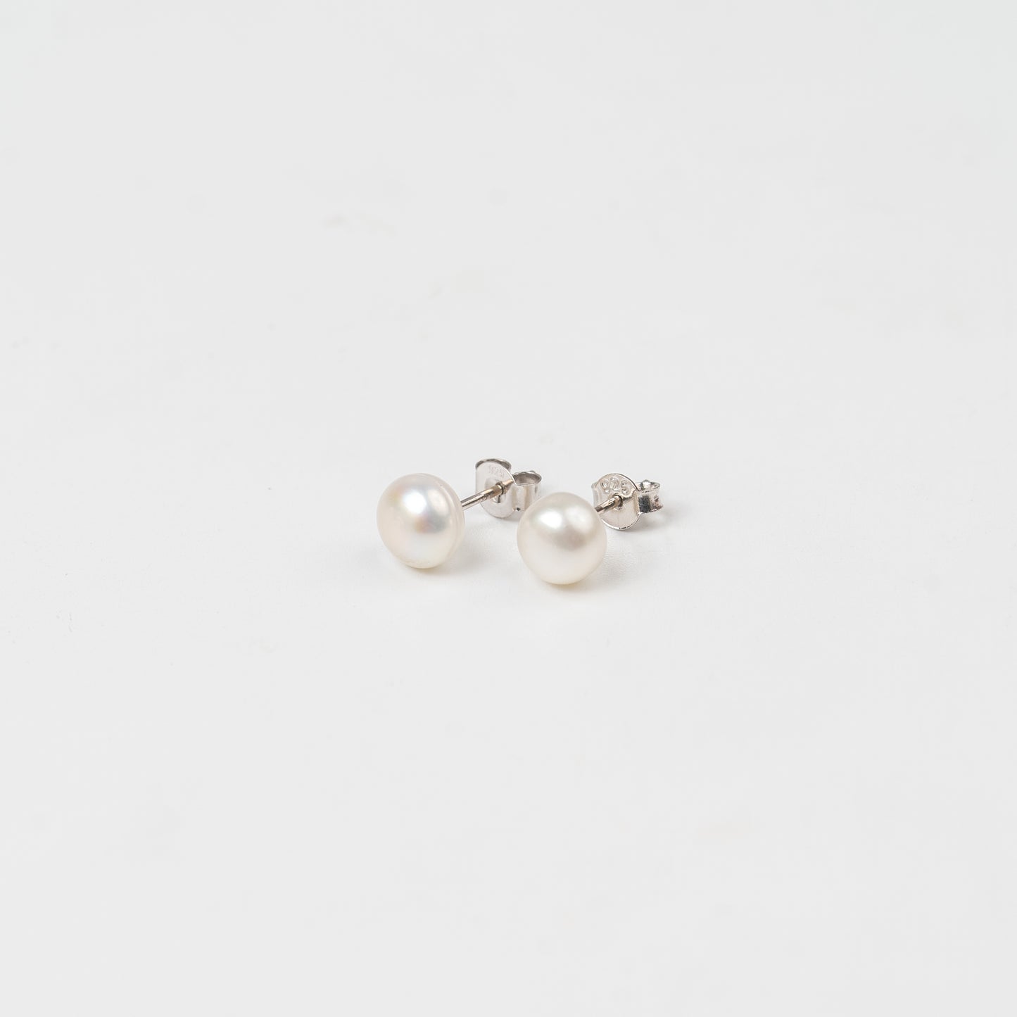 OCEANS PEARL STUDS