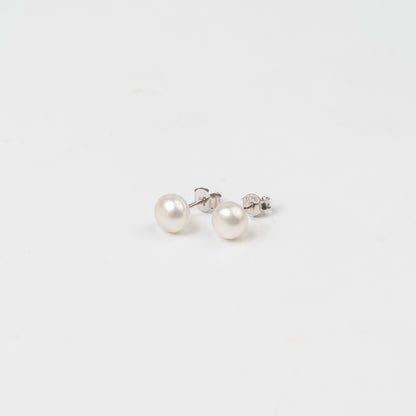 OCEANS PEARL STUDS