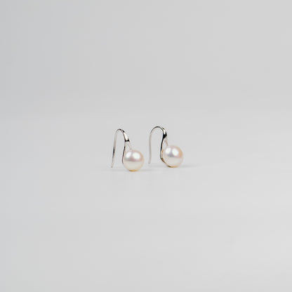 Teardrop Pearl Beauty Earring