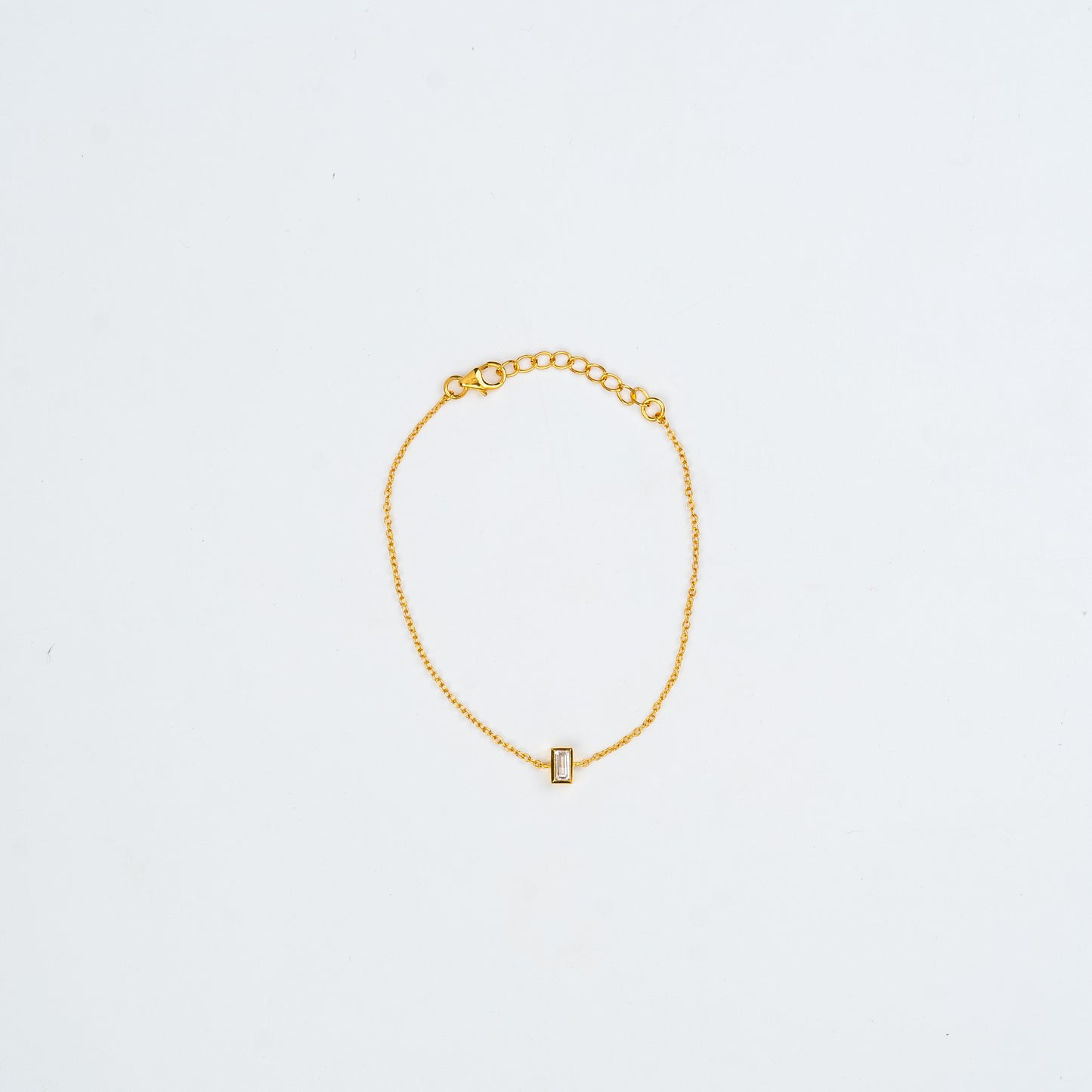 GOLDEN BAGUETTE MINIMAL BRACELET