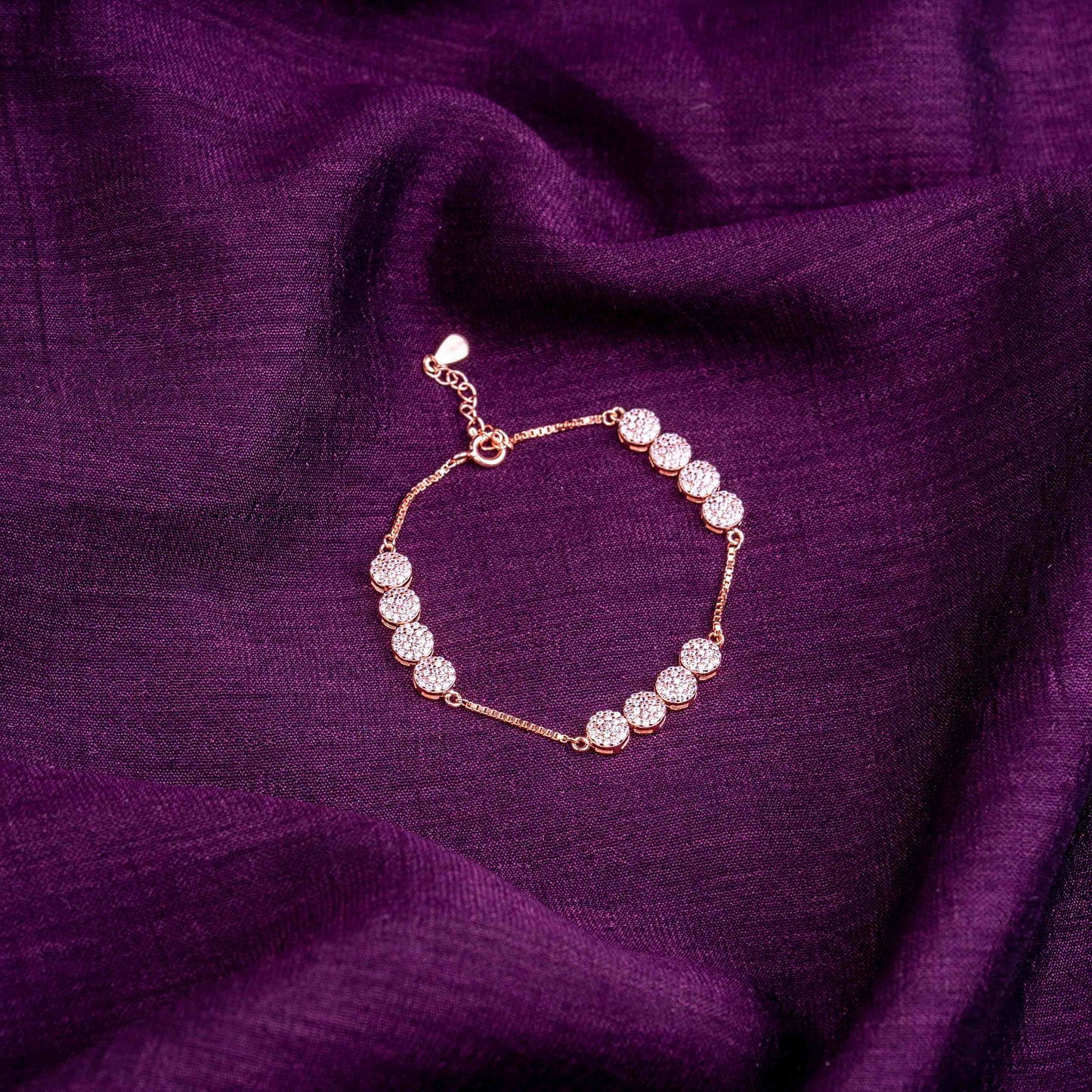 Rose Gold Circle Sparkling Bracelet