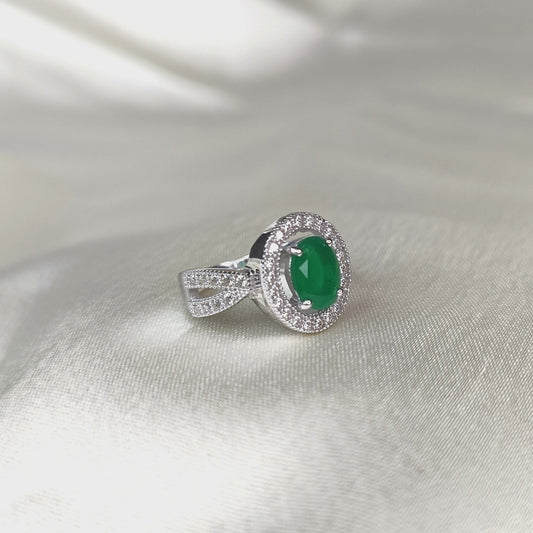 Magic Emerald Ring