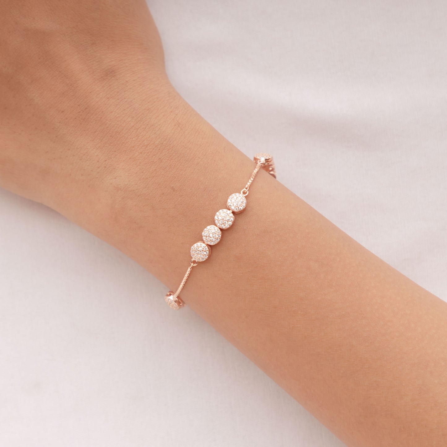 Rose Gold Circle Sparkling Bracelet