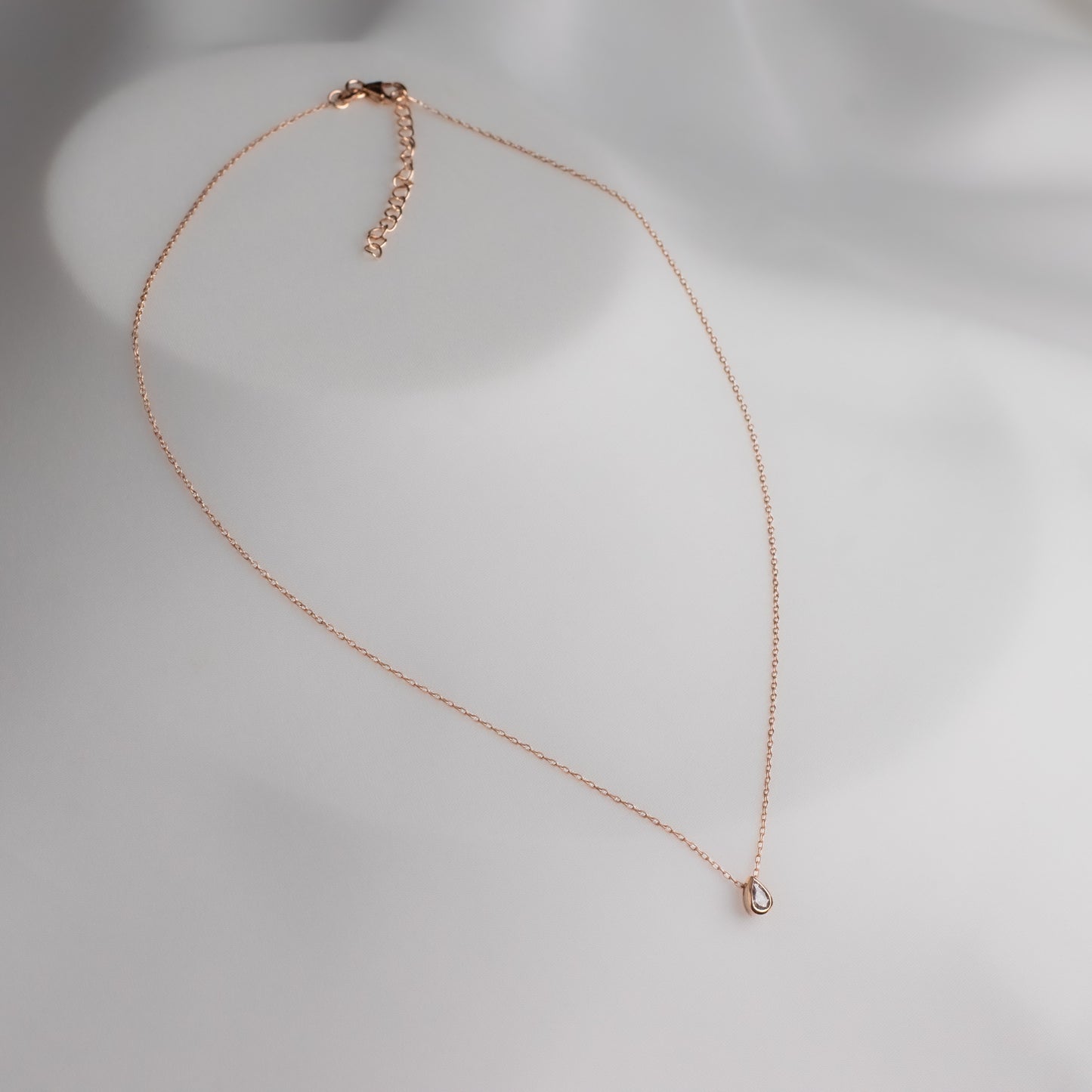 ROSE GOLD WATER DROP PENDANT