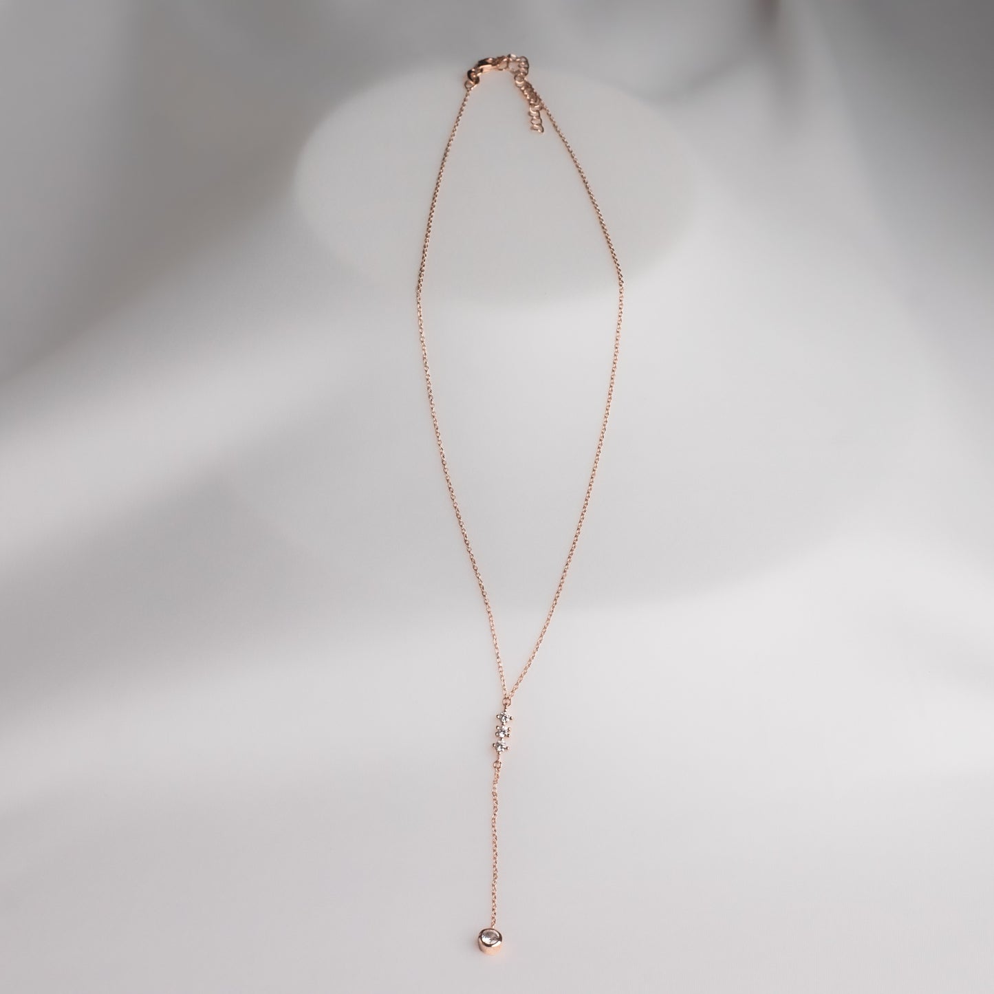 TRIPLE STONE SOLIATIRE LARIAT NECKLACE