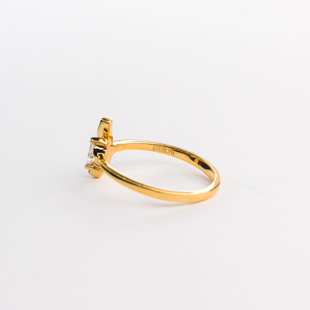 MARQUISE BAR RING