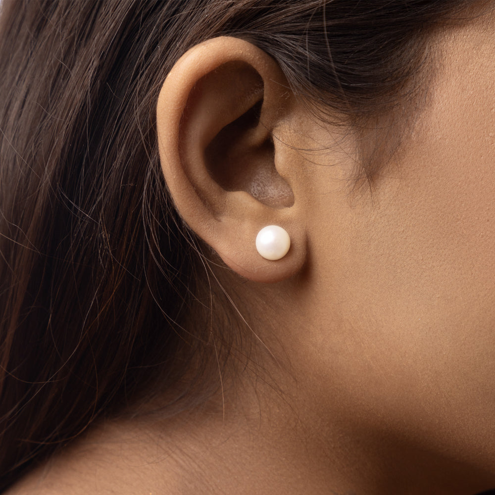 OCEANS PEARL STUDS